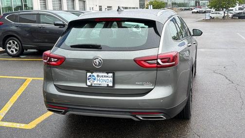 Smoked Pearl Metallic 2019 Buick Regal TourX Essence