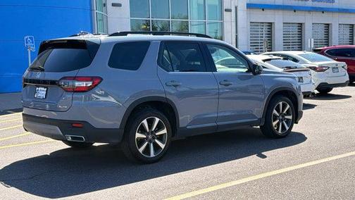 Sonic Gray Pearl 2025 Honda Pilot Elite