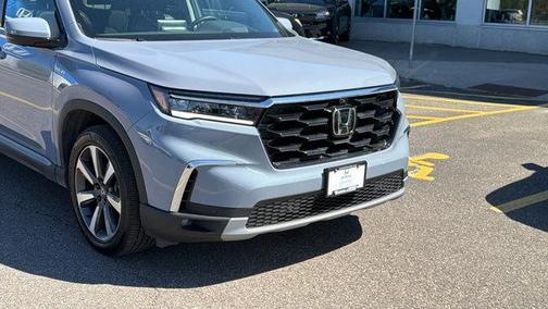 Sonic Gray Pearl 2025 Honda Pilot Elite