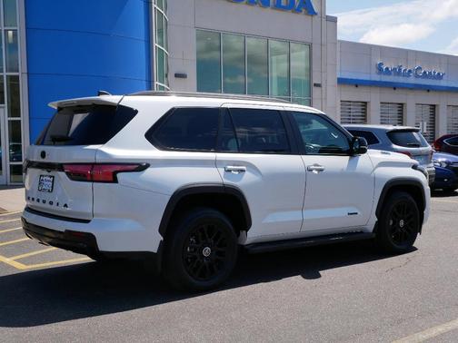 2024 Toyota Sequoia Platinum