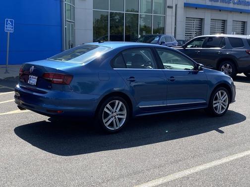 2017 Volkswagen Jetta 1.8T SEL Premium