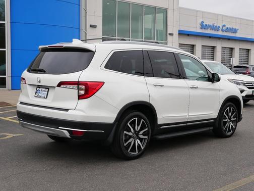 2019 Honda Pilot Touring 8-Passenger