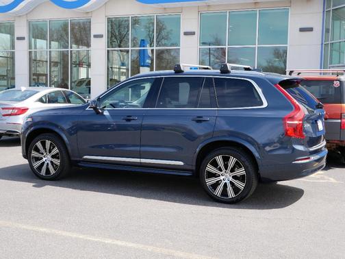 2024 Volvo XC90 B6 Ultimate Bright Theme 6-Seater