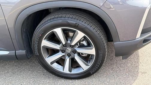 Gray 2025 Honda Pilot Elite