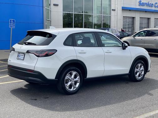 2025 Honda HR-V LX