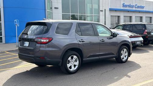 Gray 2024 Honda Pilot LX