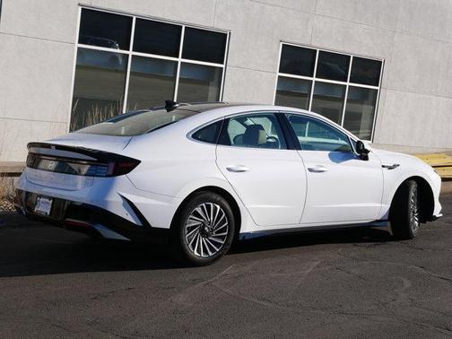 2025 Hyundai SONATA Hybrid Limited