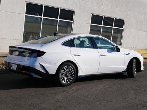 2025 Hyundai SONATA Hybrid Limited