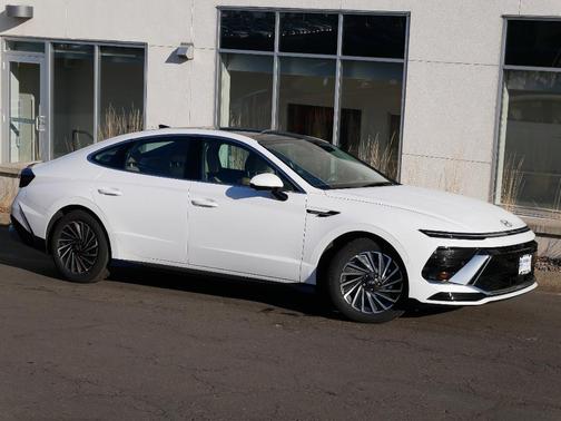2025 Hyundai SONATA Hybrid Limited
