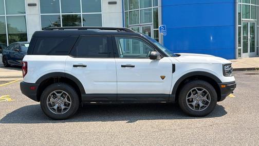 Oxford White 2024 Ford Bronco Sport Badlands