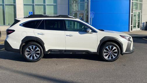 2023 Subaru Outback Touring