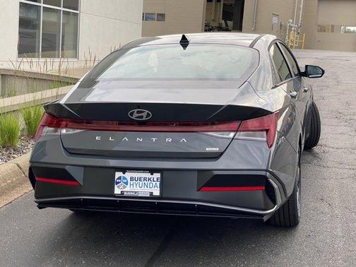 2025 Hyundai ELANTRA HEV Limited