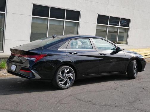 2025 Hyundai ELANTRA HEV Limited