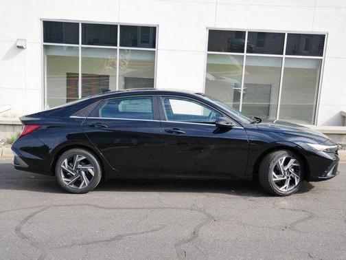 2025 Hyundai ELANTRA HEV Limited