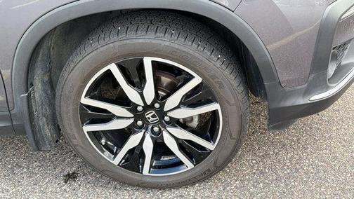 Modern Steel Metallic 2019 Honda Pilot Touring 7-Passenger