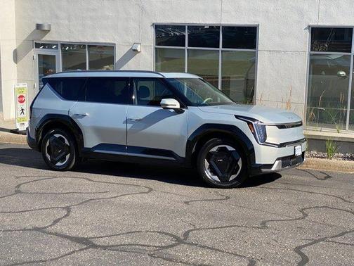 2024 Kia EV9 Land