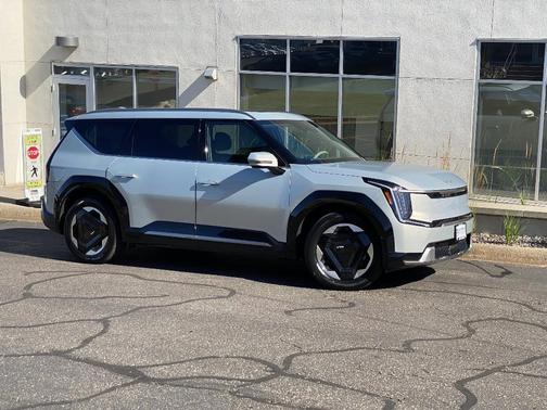 2024 Kia EV9 Land