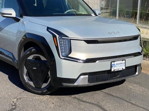 2024 Kia EV9 Land