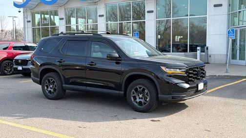 Crystal Black Pearl 2025 Honda Pilot TrailSport