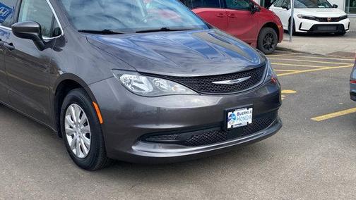 2021 Chrysler Voyager L