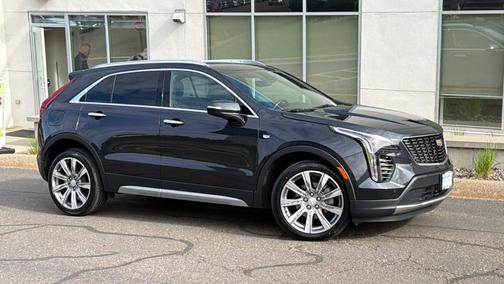 Metallic 2022 Cadillac XT4 Premium Luxury