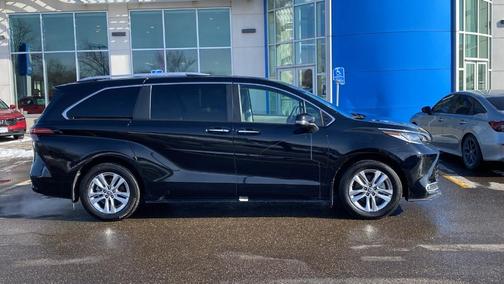 2023 Toyota Sienna Limited