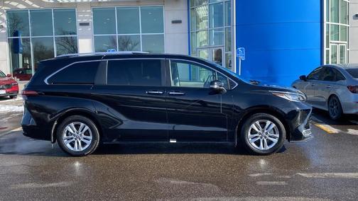 2023 Toyota Sienna Limited