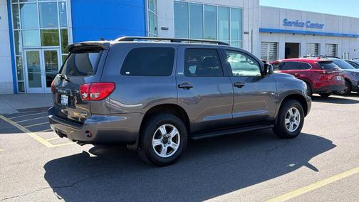 Magnetic Gray Metallic 2017 Toyota Sequoia SR5