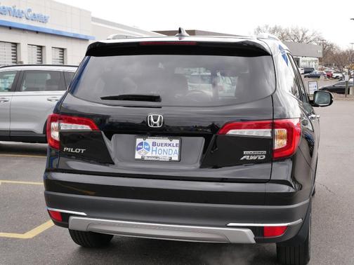 2022 Honda Pilot Touring 7-Passenger