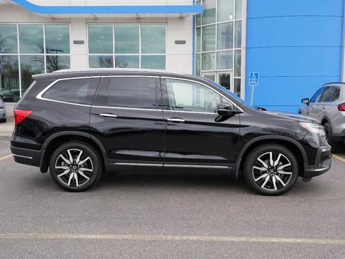 2022 Honda Pilot Touring 7-Passenger