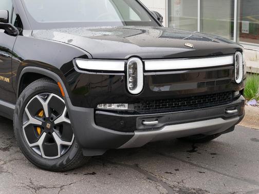 2022 Rivian R1S Launch Edition