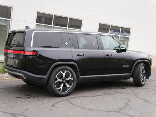 2022 Rivian R1S Launch Edition