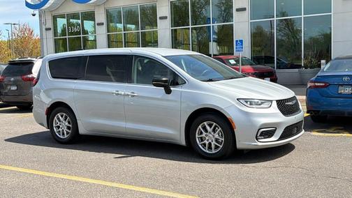 Silver Mist Clearcoat 2024 Chrysler Pacifica Touring-L