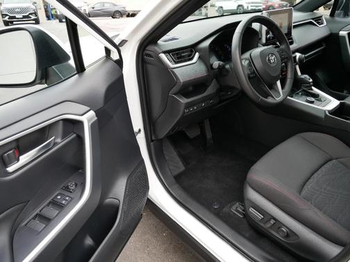 2024 Toyota RAV4 Prime SE