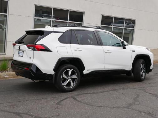 2024 Toyota RAV4 Prime SE