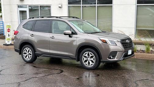Brilliant Bronze Metallic 2024 Subaru Forester Premium
