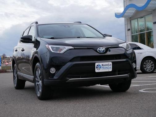 Photo 2 of 30 of 2018 Toyota RAV4 Hybrid XLE