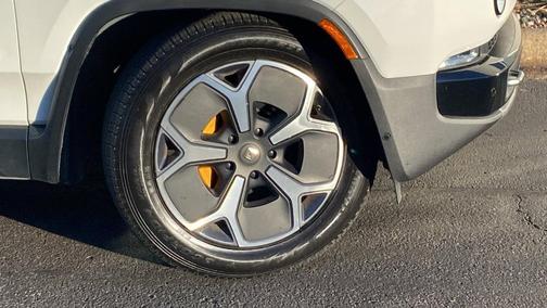 2022 Rivian R1T Adventure Package