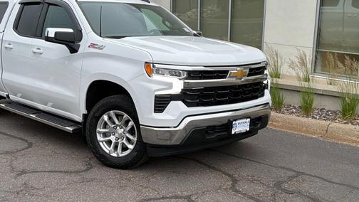 Summit White 2025 Chevrolet Silverado 1500 LT
