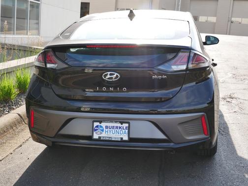 2022 Hyundai IONIQ Plug-In Hybrid SEL