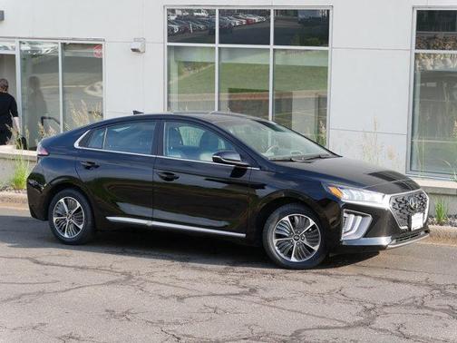 2022 Hyundai IONIQ Plug-In Hybrid SEL