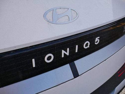 2025 Hyundai IONIQ 5 SE Standard Range