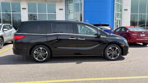 Crystal Black Pearl 2023 Honda Odyssey Elite