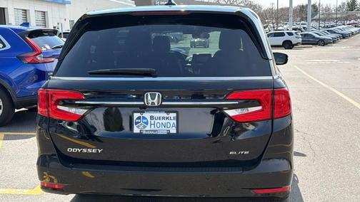 Crystal Black Pearl 2023 Honda Odyssey Elite