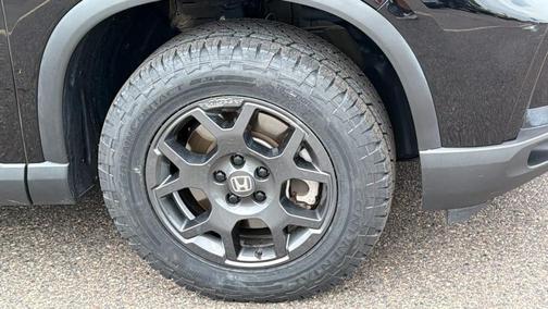 Crystal Black Pearl 2024 Honda Pilot TrailSport