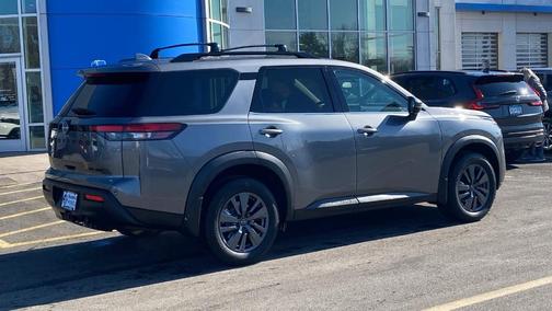 2022 Nissan Pathfinder SV