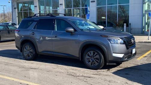 2022 Nissan Pathfinder SV