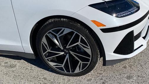 2025 Hyundai IONIQ 6 SEL