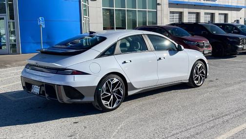 2025 Hyundai IONIQ 6 SEL