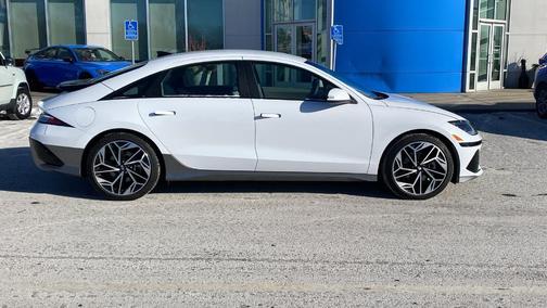 2025 Hyundai IONIQ 6 SEL